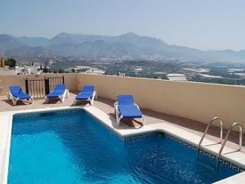 Pool views - Villas nerja