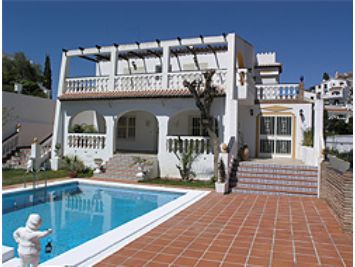Villa front view - Villas nerja