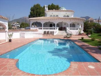 Front view - Self catering villas nerja
