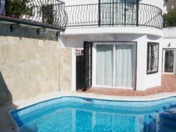 Pool View- Accommodation Nerja