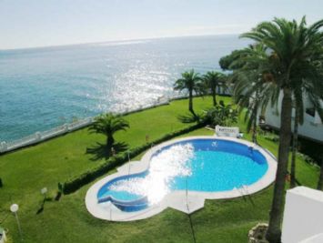 Pool and Gardens - Apartments nerja
