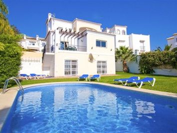 Casa Elena - Villas in Nerja