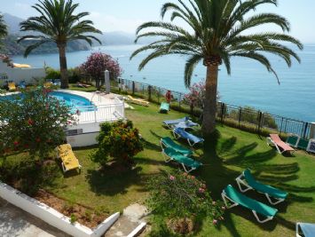 Apartments Nerja - Communal Pool