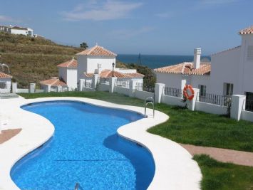 Pool View - Nerja Rentals